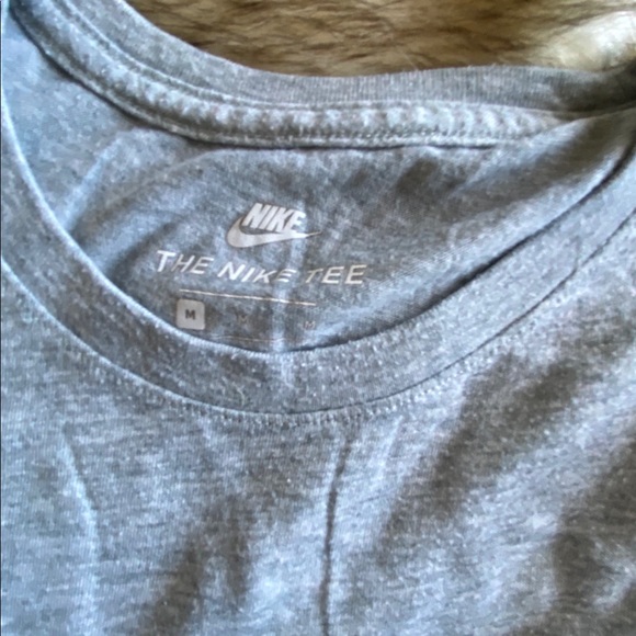 Nike Tee Shirts - Picture 2 of 4